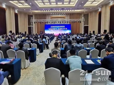 祁俊會(huì)長出席全國工程機(jī)械與車輛技術(shù)質(zhì)量信息交流會(huì)暨質(zhì)量工作委員會(huì)年會(huì)，推動(dòng)行業(yè)高質(zhì)量發(fā)展